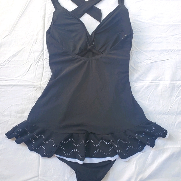 Black Rouched Bathing Suit: Profile by Gottex - Picture 2 of 5